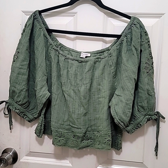 AMERICAN EAGLE OLIVE GREEN EYELET WOMEN'S WIDE NECK PUFF SLEEVE BLOUSE SIZE M - Picture 1 of 9